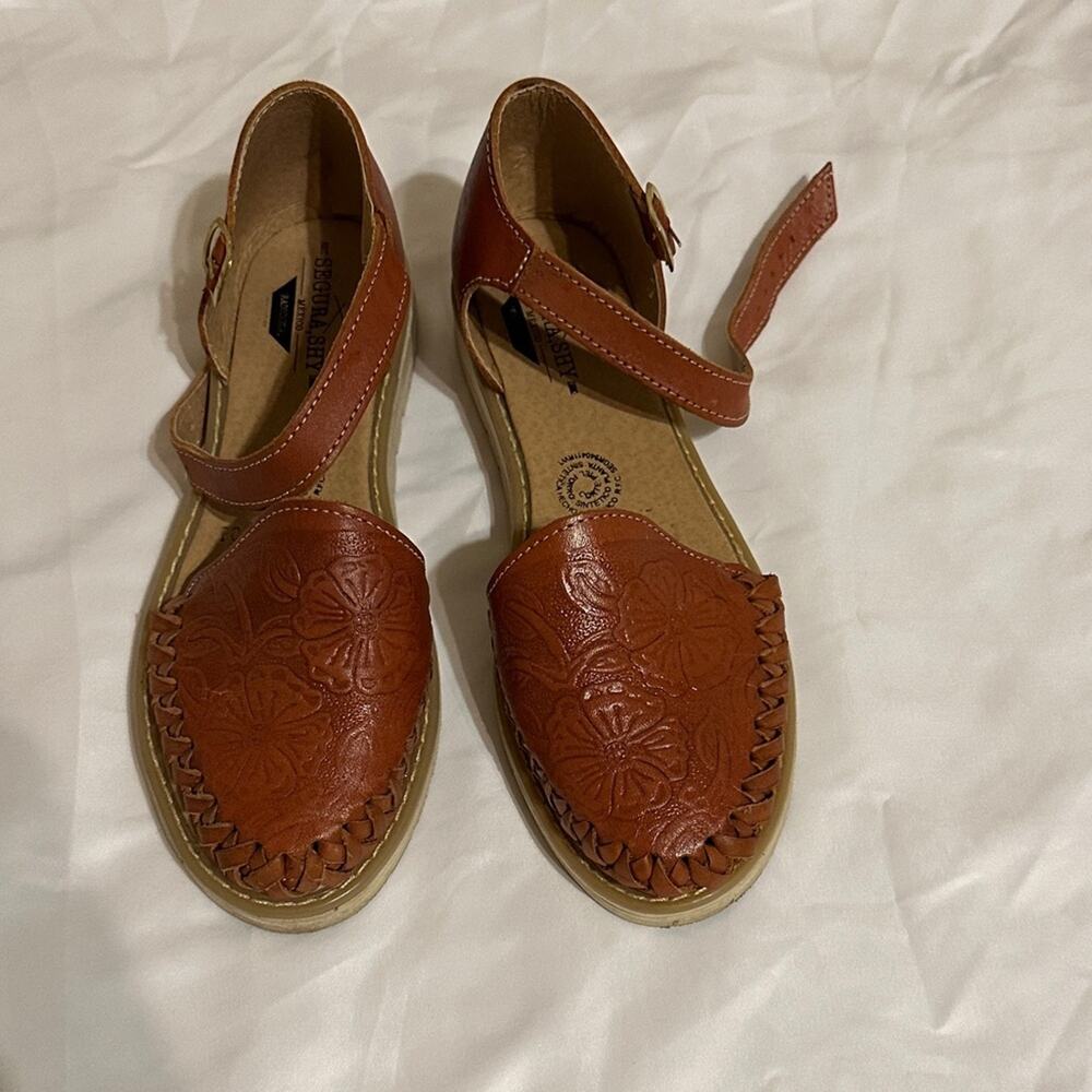 MEXICANA Brown Floral Embossed Sandals - size 24